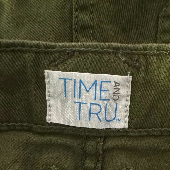 Time and Tru Size 6 High Rise Cargo Flare Jeans in Sea Turtle Green - Picture 4 of 6